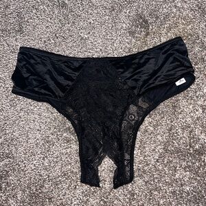 Victoria’s Secret Black Satin Lace Crotchless Panties Size Medium